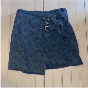Lumiere Urban Outfitters Denim Wrap Skirt Medium Wash Size S